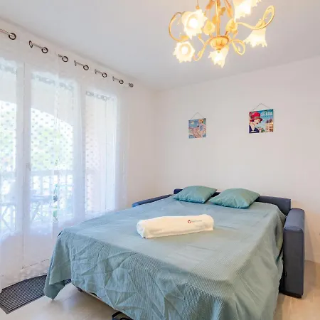 Apartment Le Victoria-9 By Interhome